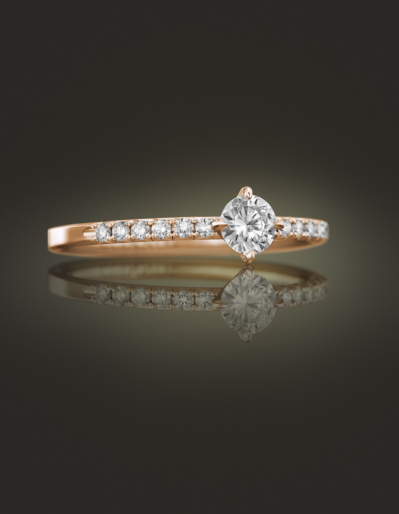 Guinnot Anonymous Solitaire diamond ring in 18k rose gold