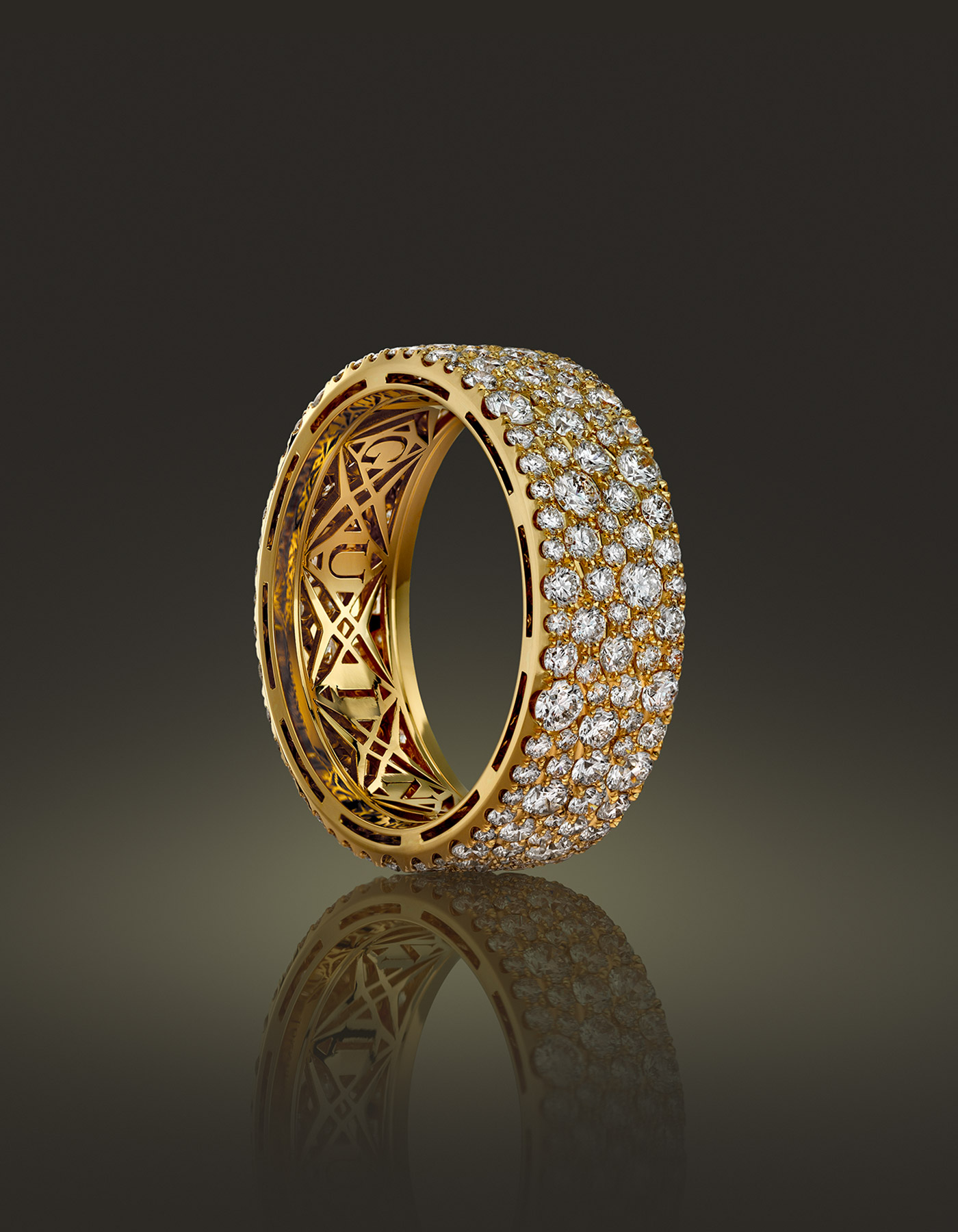 Guinnot Anonymous Snowset diamond ring in 18k yellow gold