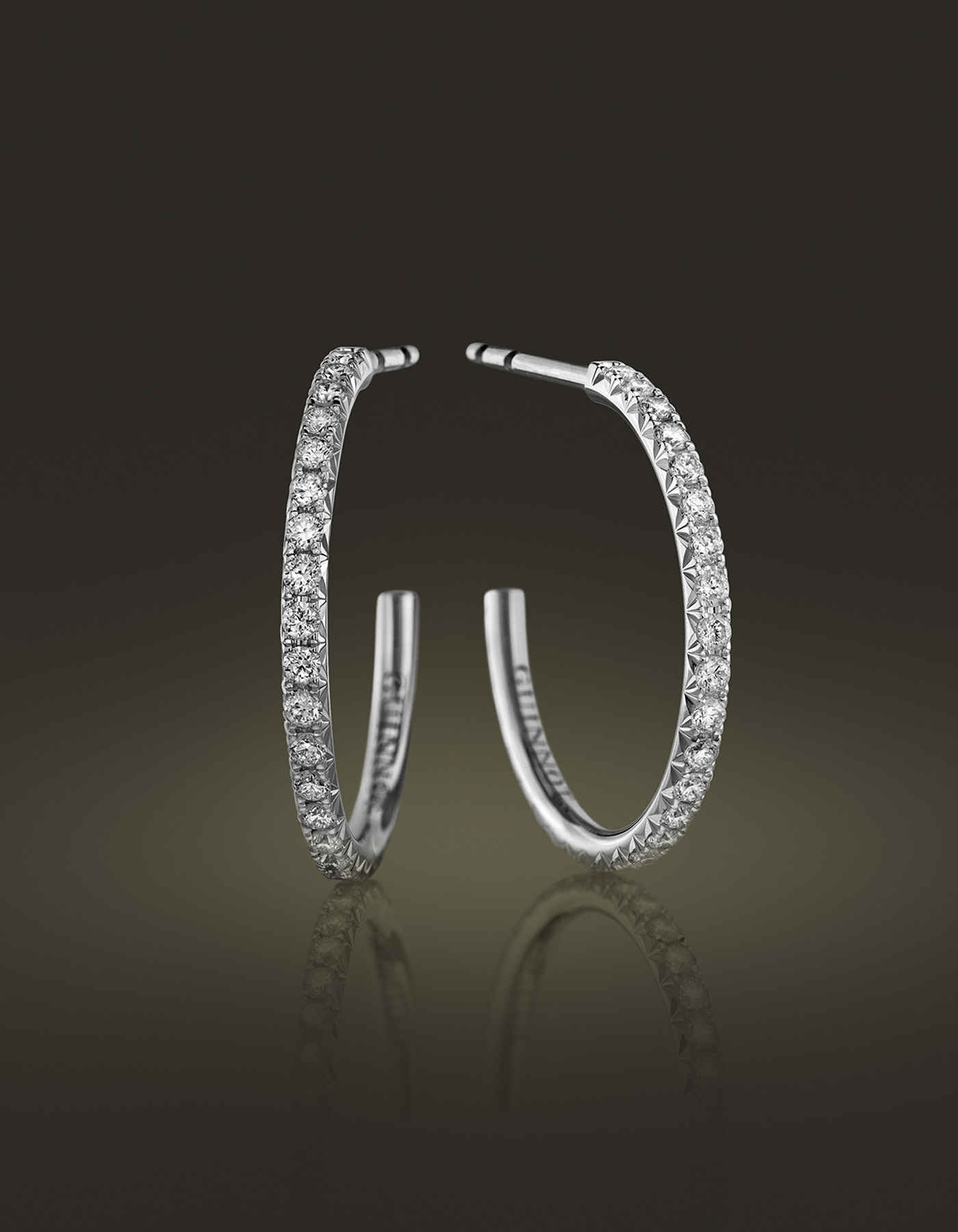 Guinnot Anonymous Diamond hoop earrings in 18k white gold