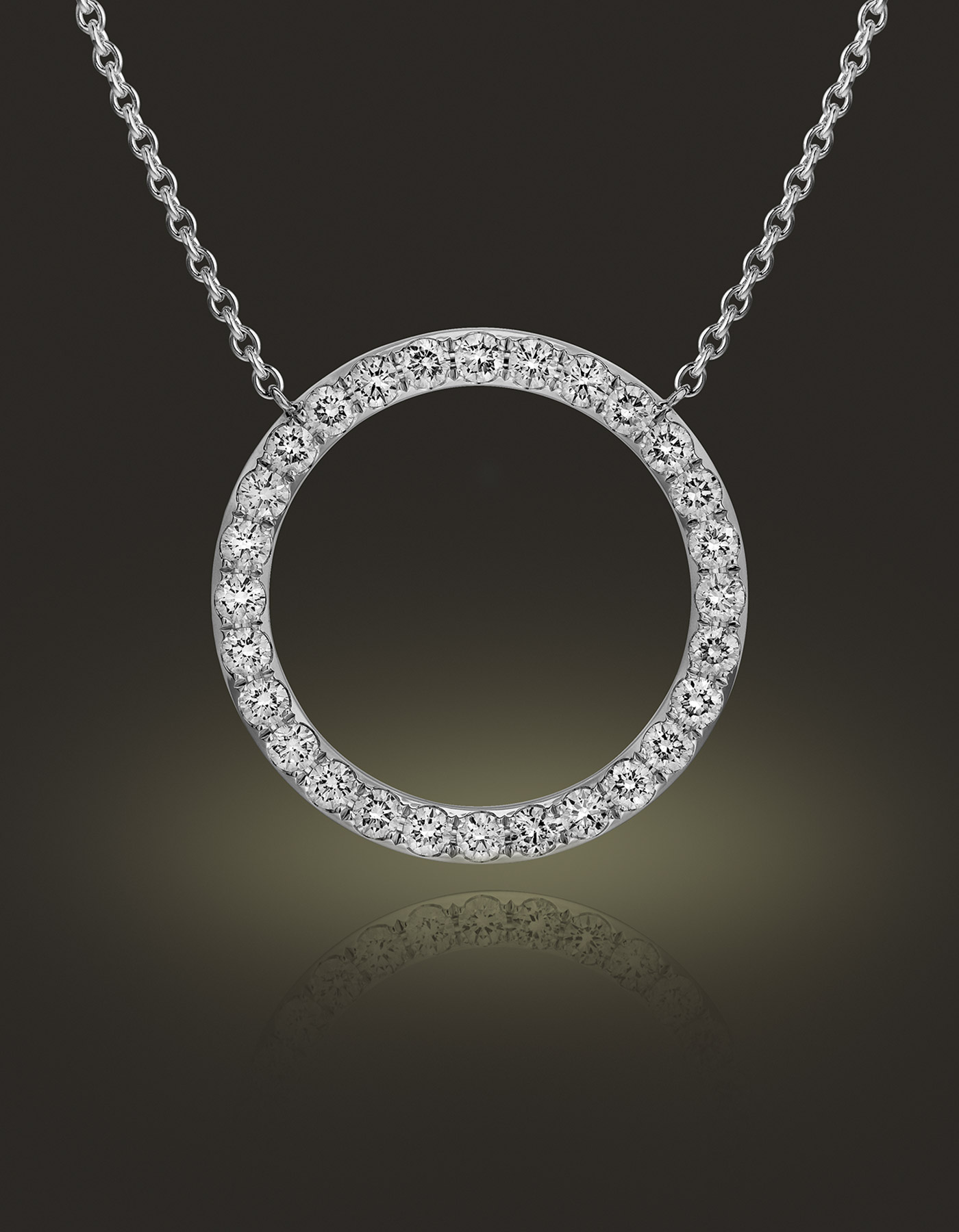 Guinnot Anonymous Diamond circle pendant in 18k white gold